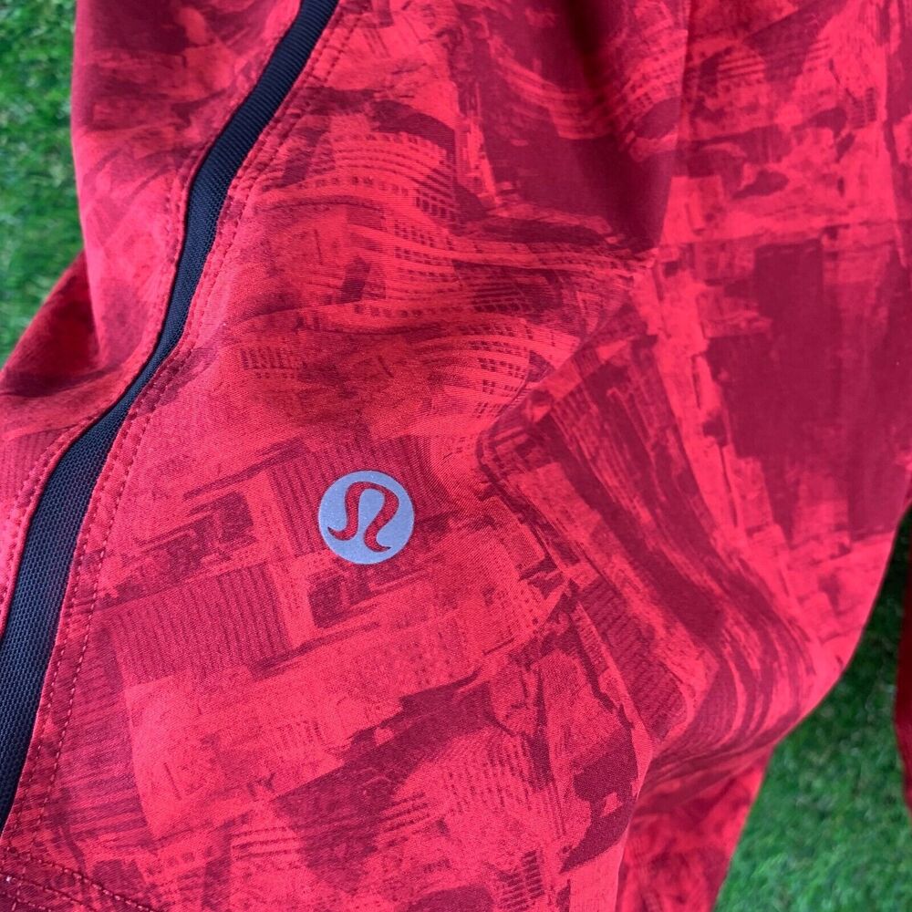 Lululemon Pace Breaker 9 Inch Shorts Mens L Red lined camo jungle - Picture 4 of 9
